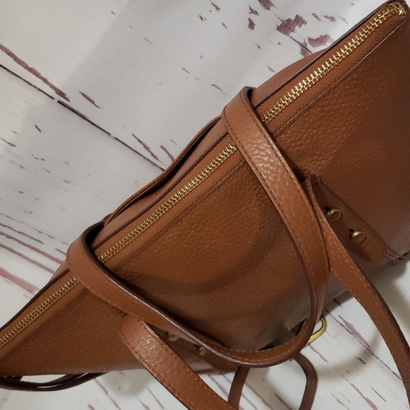 Fossil tan pebble leather handbag and crossbody - Picture 6 of 9